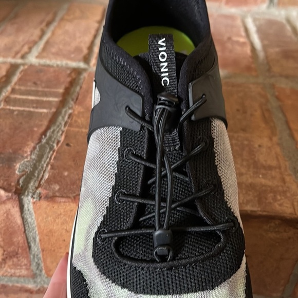 NEW Vionic Amalia Leopard Sneakers - Picture 7 of 8